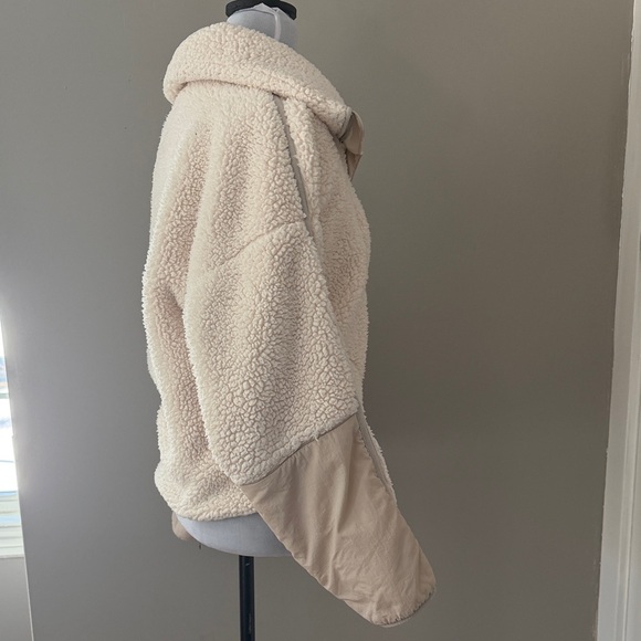 Abercrombie & Fitch Cozy Cream Sherpa Pullover Small - Picture 4 of 5